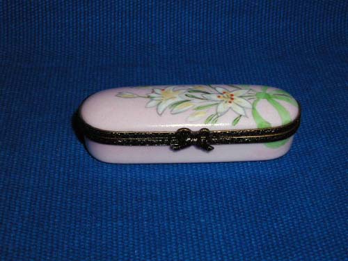 PINK NEEDLE BOX